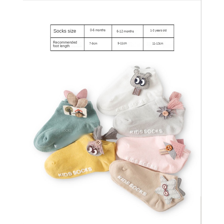 Set 3 Đôi Vớ Cotton Thoáng Khí Chống Trượt Họa Tiết Hoạt Hình Dễ Thương Cho Bé