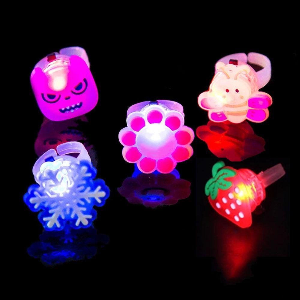 Nhẫn Họa Tiết Hoạt Hình Có Đèn LED Phát Sáng Trong Bóng Tối Cho Bé