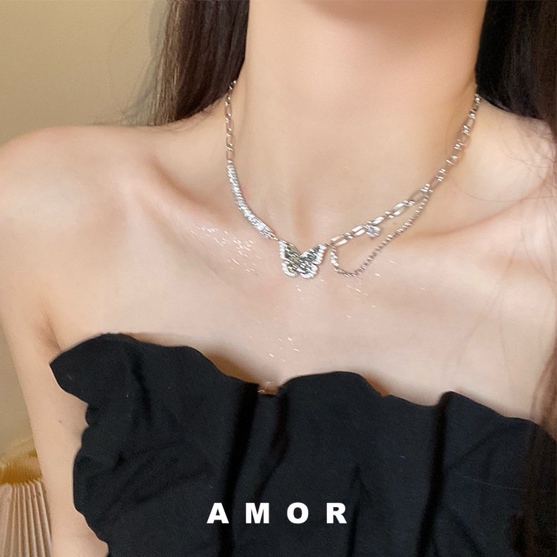 Vòng cổ Hình Bướm Đính Đá Zircon Màu Đen Sang Trọng Cho Nữ