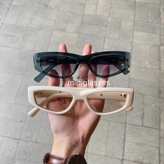 Kính râm dáng độc lạ