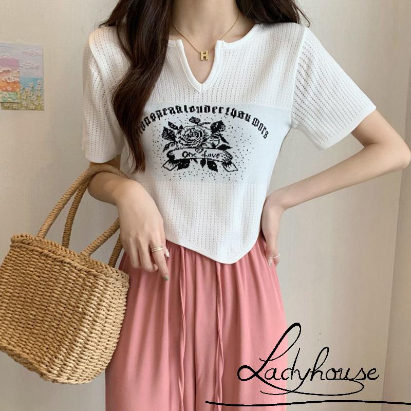 Áo Thun Crop Top Tay Ngắn Cổ Chữ V In Chữ Và Hoa Hồng Dành Cho Nữ