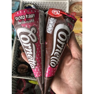 Kem ốc quế socola dâu