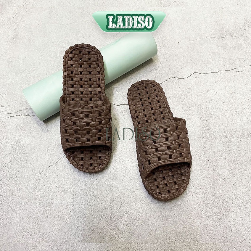 Dép đi trong nhà LADISO dùng cho cả gia đình chất liệu cao cấp đi êm chân có lỗ thoáng khí cực kì thoải mái DD1