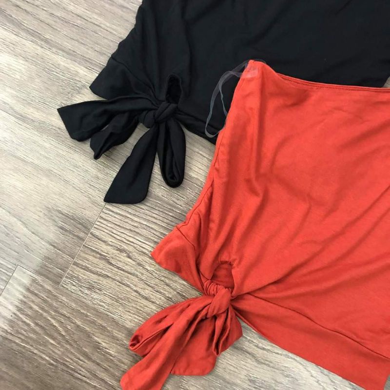 Áo thun croptop Bariii lệch vai