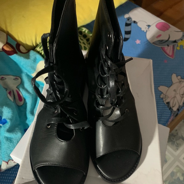 Giày boost cổ ngắn hở mũi + giày sandal cao 7p cchat cgxgxfch h gdzdhc hh fxzrxthv b frxt h vf, d, txcgg f f, fzcgg gxfx