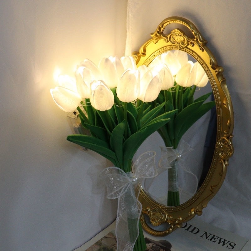 Hoa tulip giả có đèn decor trang trí phòng