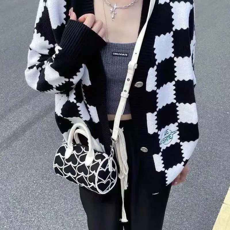 【77】Phiên bản Hàn Quốc  áo cardigan Áo khoác len cardigan cổ chữ V họa tiết kẻ ô cá tính Hàn Quốc