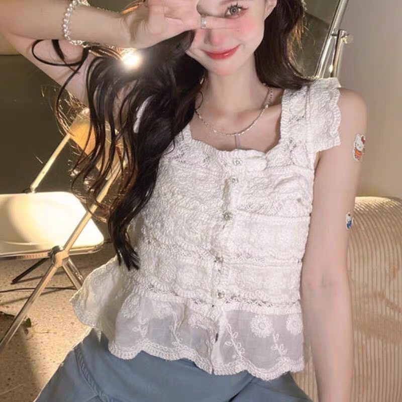 Áo len ren cúc đá