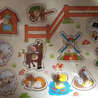 Bảng ghép hình động vật có núm gỗ