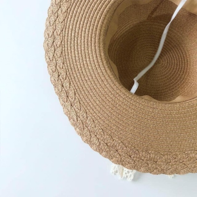 Mũ cói rộng vành