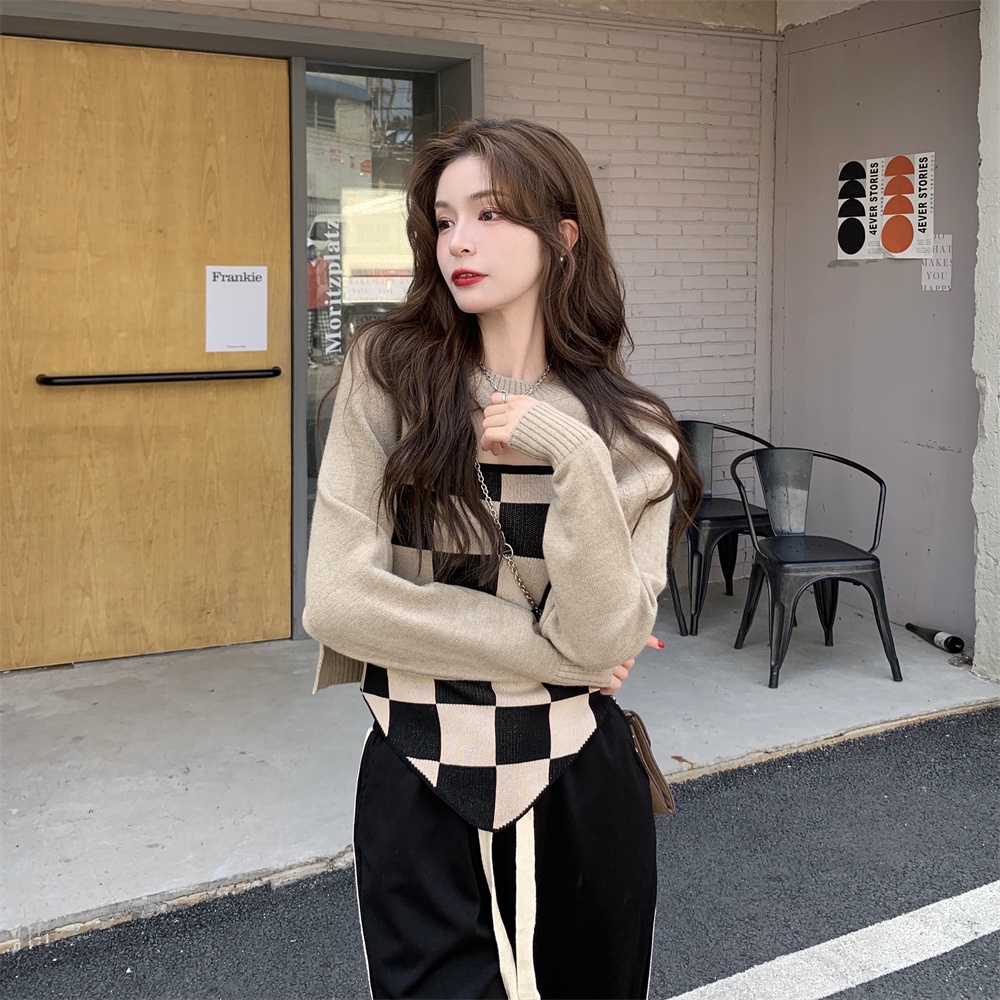 Set áo len tay dài màu trơn kèm áo yếm họa tiết caro xinh xắn dành cho nữ