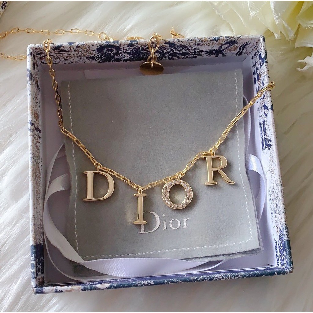 Dây chuyền mặt hình chữ DIOR phong cách cổ điển