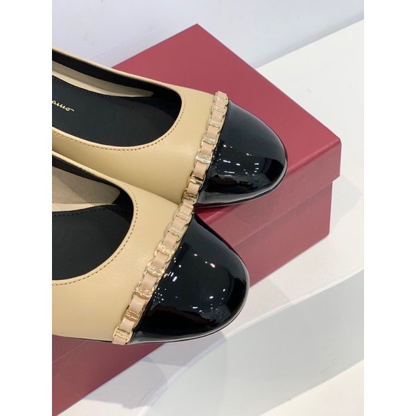 Giày cao gót mũi tròn da thật thương hiệu Salvatore Ferragamo cao cấp màu trơn