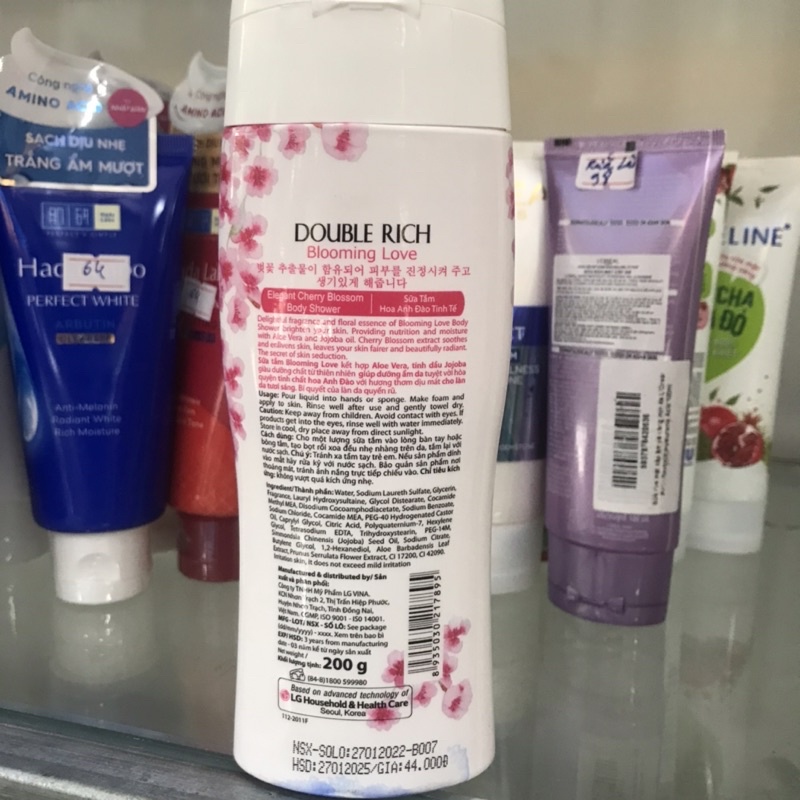 Sữa tắm hoa anh đào Double Rich Blooming Love 200g