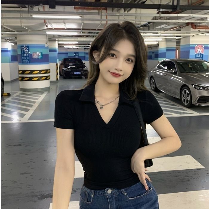 Áo polo COZOKC tay ngắn cổ chữ V dáng ôm phong cách cổ điển