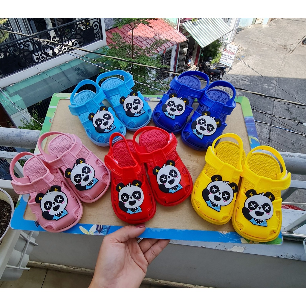 Giày quai dán gấu trúc đen chất liệu cao su siêu nhẹ cho bé trai bé gái