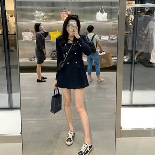 Đầm vest nút cổ vuông
