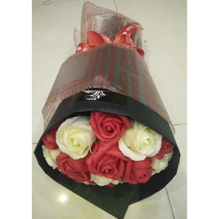 Bó hoa hồng sáp 15bông đỏ trắng