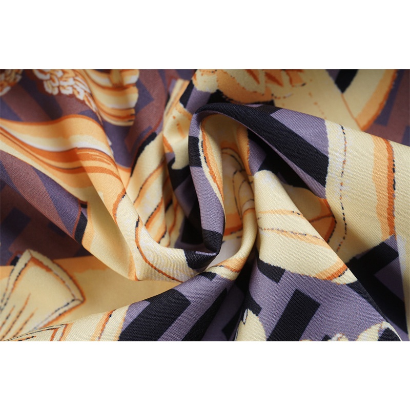 Áo Sơ Mi Versace Tay Dài In Họa Tiết Bắt Mắt Phối Màu Tương Phản Kiểu Cổ Điển Thời Trang Xuân Thu