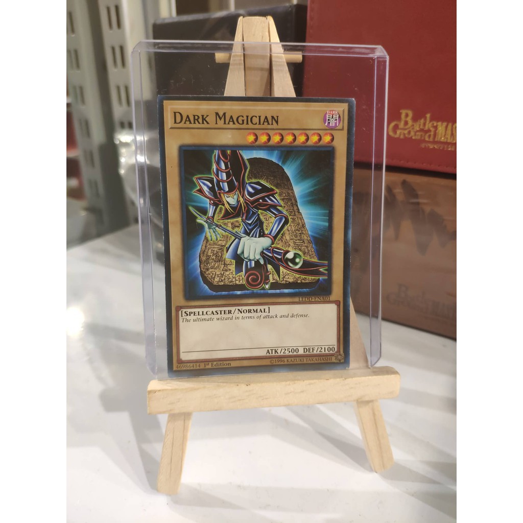 Lá bài thẻ bài Yugioh Phù thuỷ áo đen Dark Magician - Tặng bọc bài nhựa bảo quản