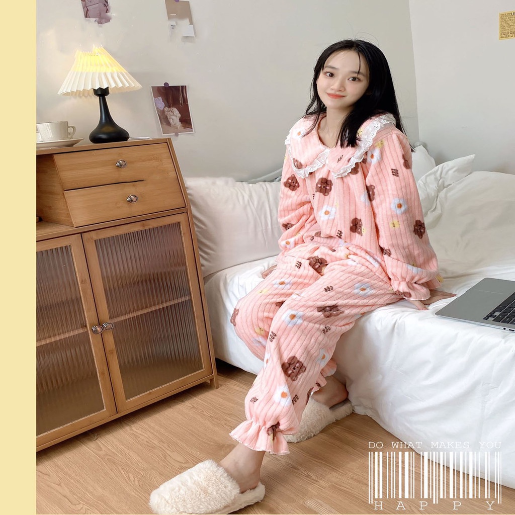 Bộ Đồ Ngủ Giữ Ấm Bằng Nhung San Hô Phối Ren In Họa Tiết Trái Đào Ngọt