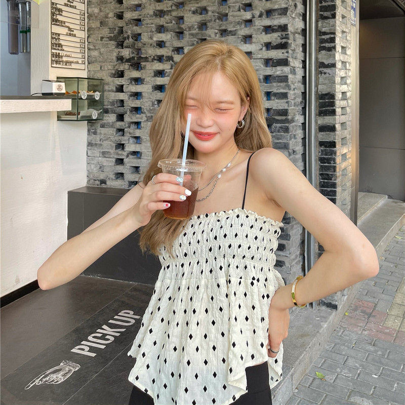 Áo Hai Dây Với Họa Tiết Chấm Bi Xinh Xắn Dành Cho Nữ