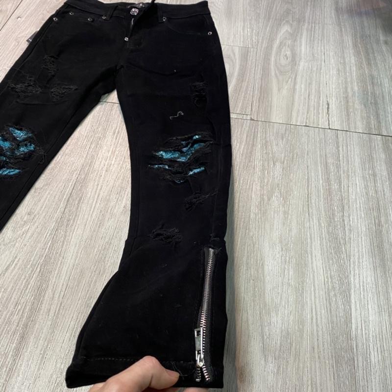 Quần bò nam Amiri rách gối vá xanh khoá gấu 1929-2396