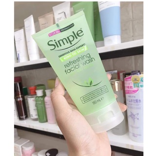 SỮA RỬA MẶT SIMPLE KIND TO SKIN