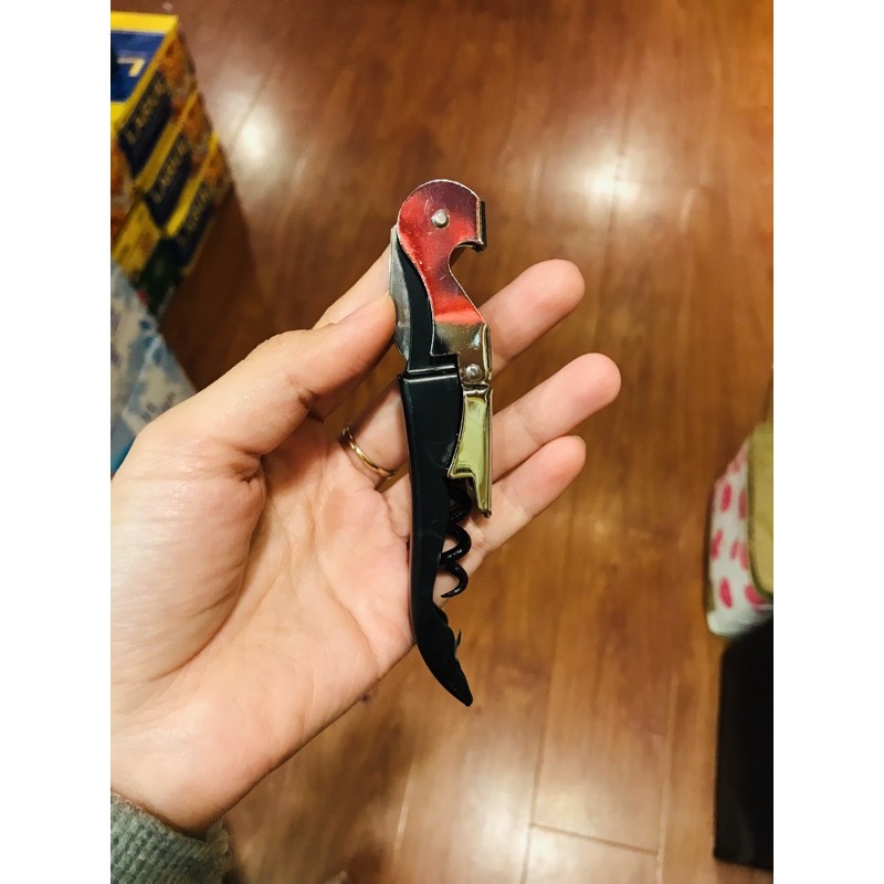 Dụng cụ khui rượu