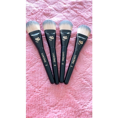 Cọ nền Lancome.