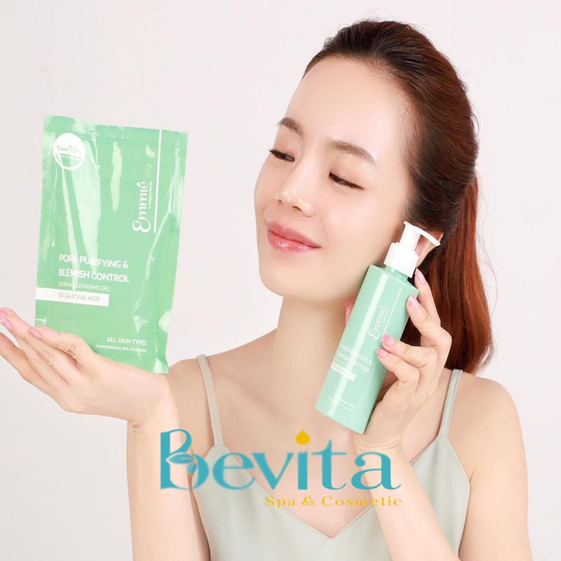 Gel rửa mặt sạch sâu, kiểm soát mụn nhờn  Emmie Pore Purifying Blemish Control Derma Cleansing Gel 180ml - Bevita