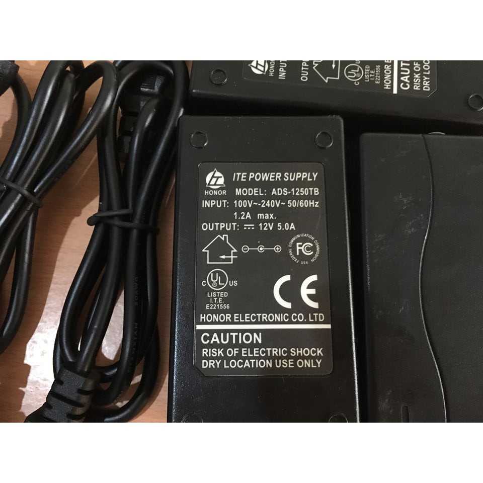 Nguồn Adapter Honor 12V - 5A (loại xin dùng cho hệ thống camera). BH 12 Tháng.