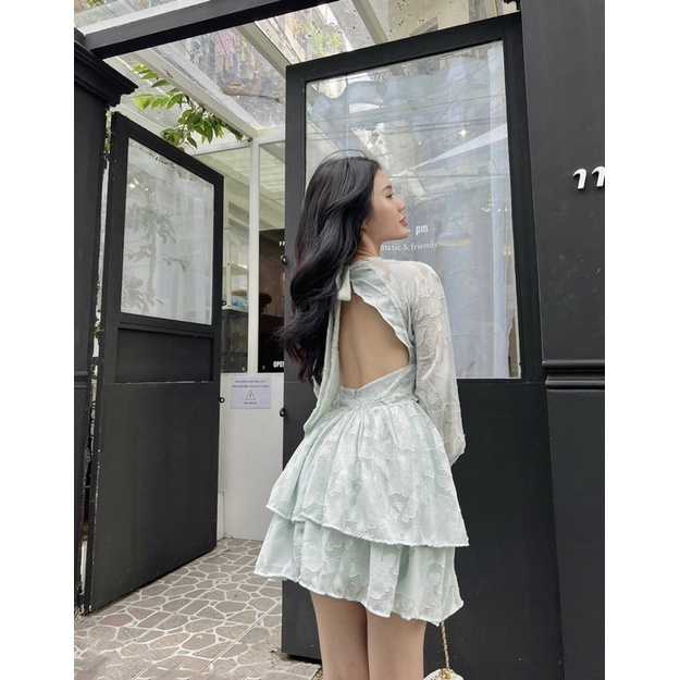 Đầm xoè vol thêu hở lưng tay dài trắng - xanh