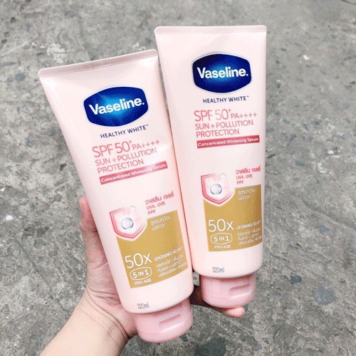 Sữa Dưỡng Thể Vaseline Tinh Chất Serum 10X Dưỡng Ẩm Chống Nắng Và Làm Sáng Da 320ml