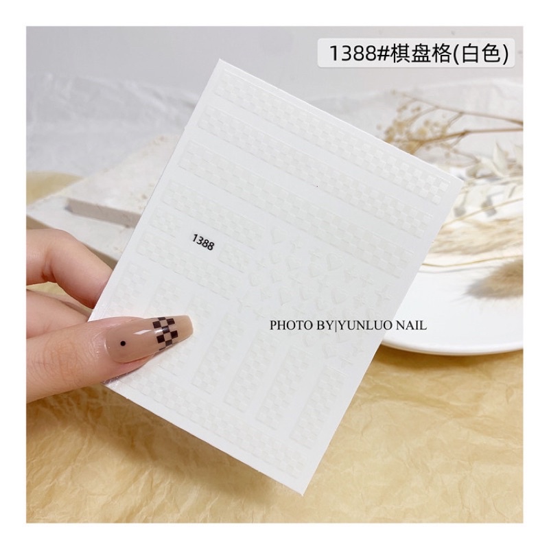 Sticker kẻ dán móng tay