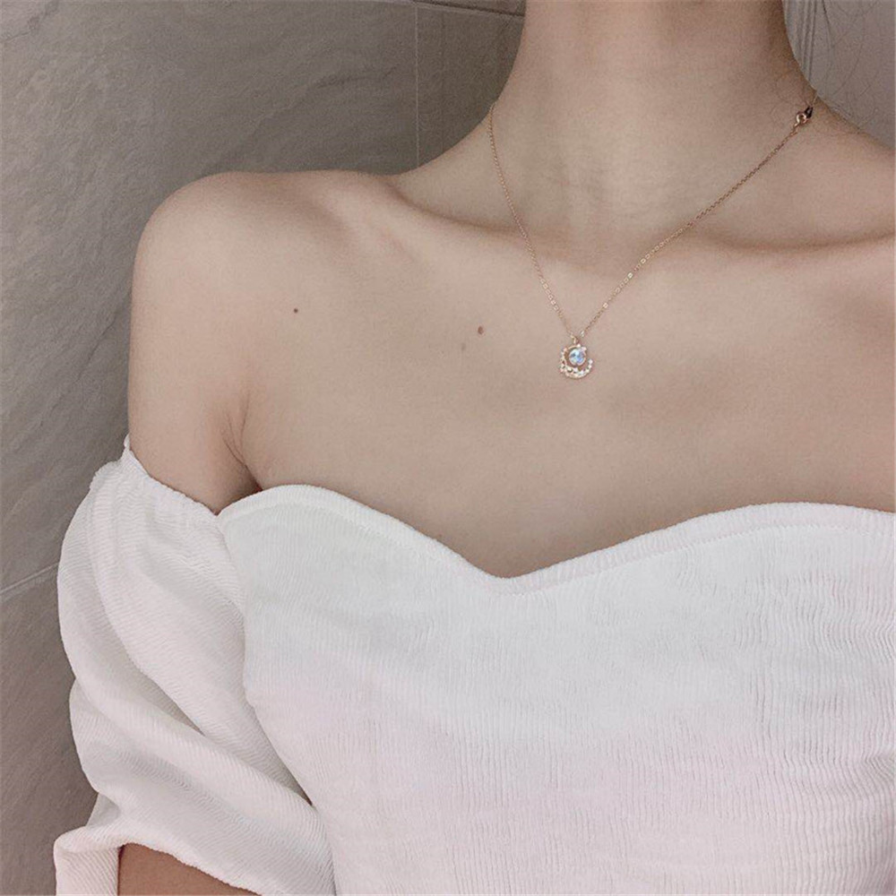 Dây chuyền mặt hình mặt trăng đính đá pha lê sang trọng dành cho nữ