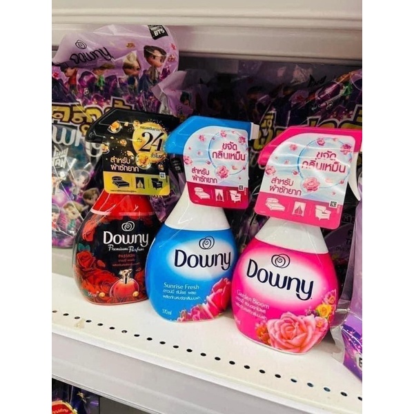 Xịt thơm quần áo Downy 370ml thái lan