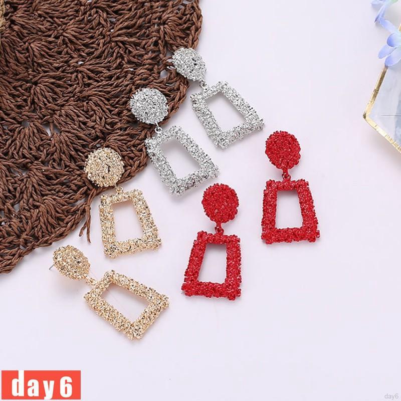 Khuyên Tai Kim Loại Hình Vuông Thời Trang