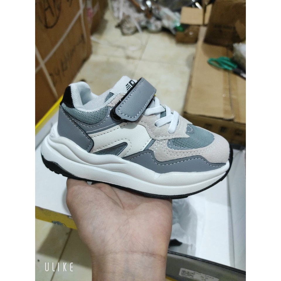 Giày Thể Thao Bé Trai Bé Gái,Giày Siêu Nhẹ Cho Bé AB Quai Dán Đế Chống Trượt [sz 26-36]