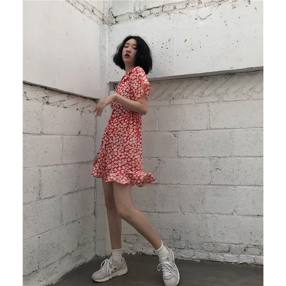 (HÀNG SẴN) Váy hoa nhí xòe ngắn đuôi cá cổ V dọc khuy style Retro cá tính Hong Kong | BigBuy360 - bigbuy360.vn