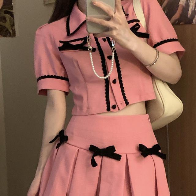Bộ Áo Sơ Mi Ngắn Tay Đính Nơ + Chân Váy Lưng Cao Xếp Ly Dễ Thương Cho Nữ