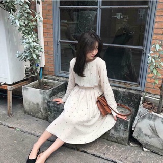 Váy chấm bi