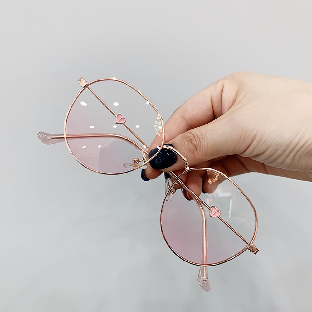 Kính mát tròng hồng màu gradient gọng hình trái tim cá tính thời trang cho nữ