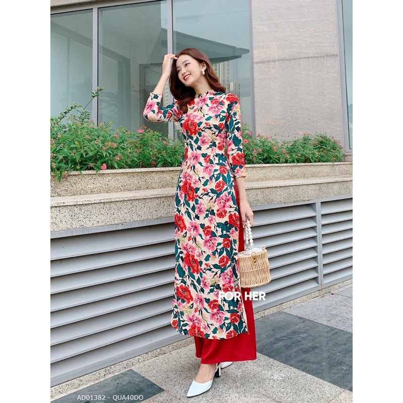 Áo dài gấm hoa vai phồng tay bèo