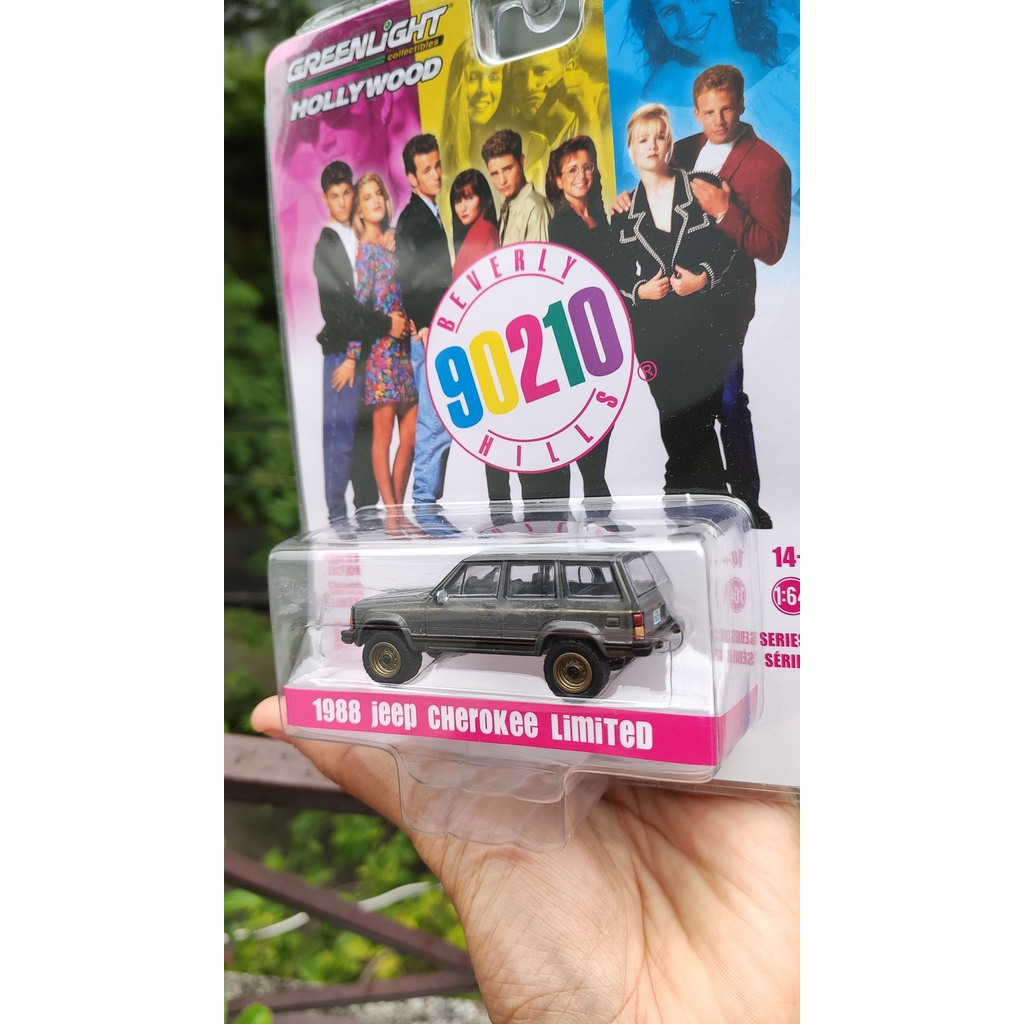 Mô hình tĩnh xe Greenlight Jeep Cherokee Beverly hills tỷ lệ 1:64