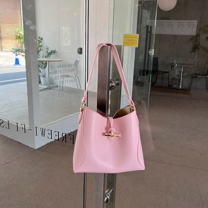 Túi đeo vai IELGY dây rút sức chứa lớn có khóa cài cho nữ