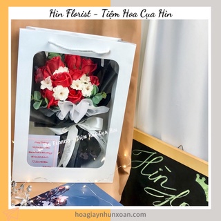 [HỎA TỐC] Bó Hoa Sáp Thơm 9 Bông Màu Đỏ Giấy Đen Kèm Túi, Tặng Thiệp - Hìn Florist