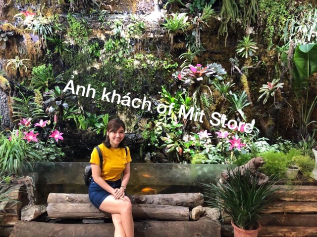 Áo phông trơn cổ tròn, túi bèo | BigBuy360 - bigbuy360.vn