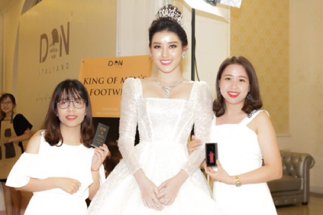 Son dưỡng khử chì làm hồng môi RESTO 1,5G - NUTIO 1,5G | BigBuy360 - bigbuy360.vn