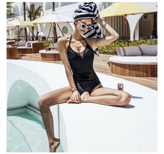 Bikini 1 mảnh hở lưng phong cách Hàn Quốc
